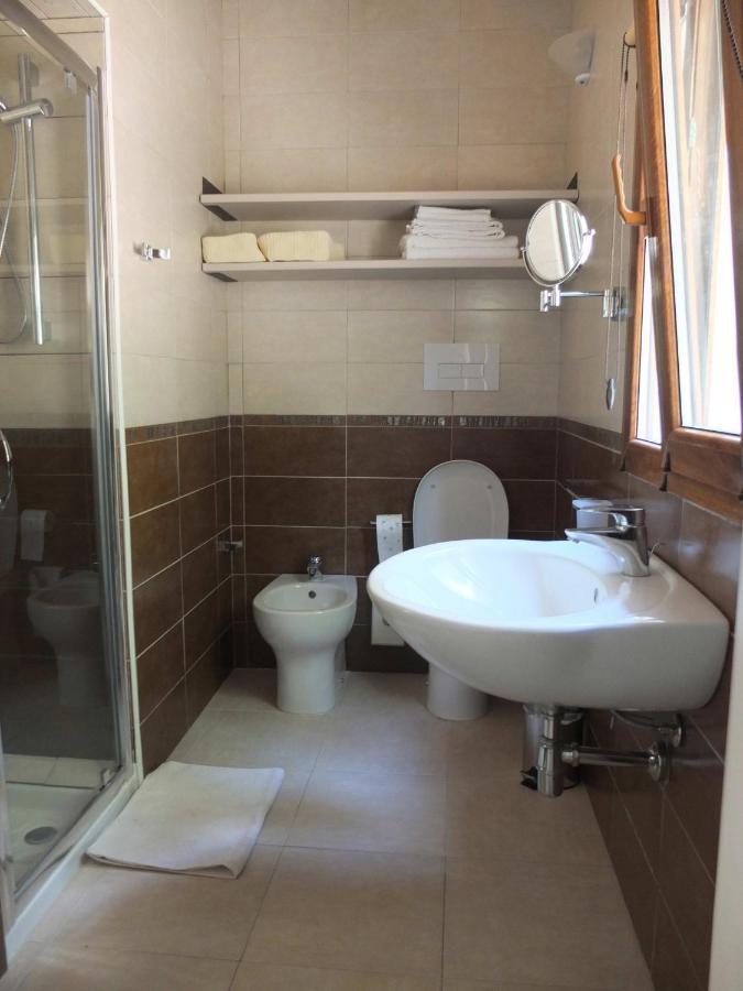 Vila Li Pireddi Aglientu Exteriér fotografie