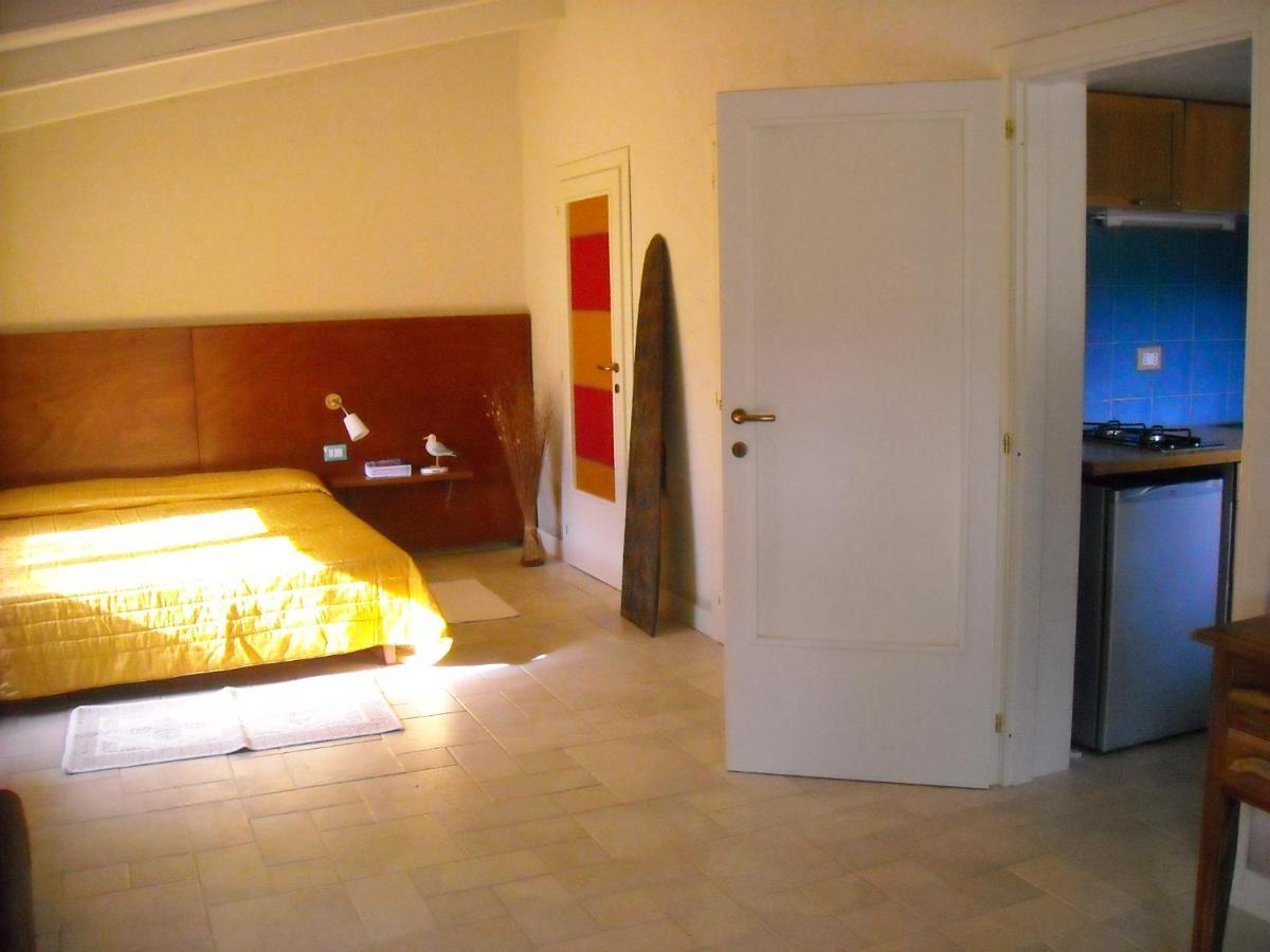 Vila Li Pireddi Aglientu Exteriér fotografie