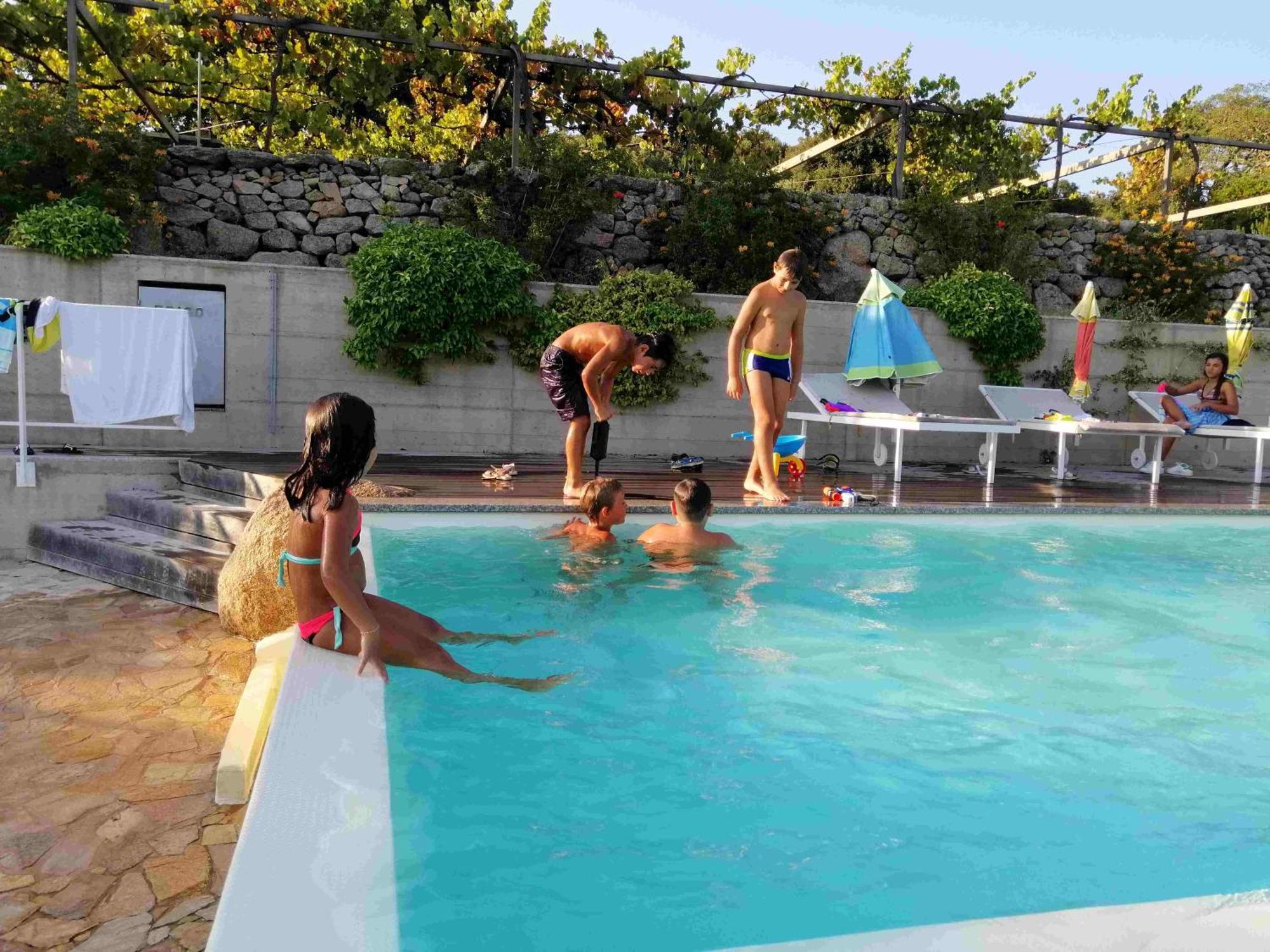 Vila Li Pireddi Aglientu Exteriér fotografie